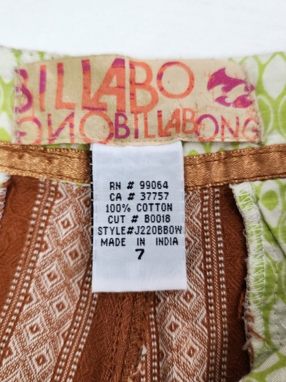 Billabong Women's Y2K Rolled Hem Shorts Size 7 - Picture 2 of 4